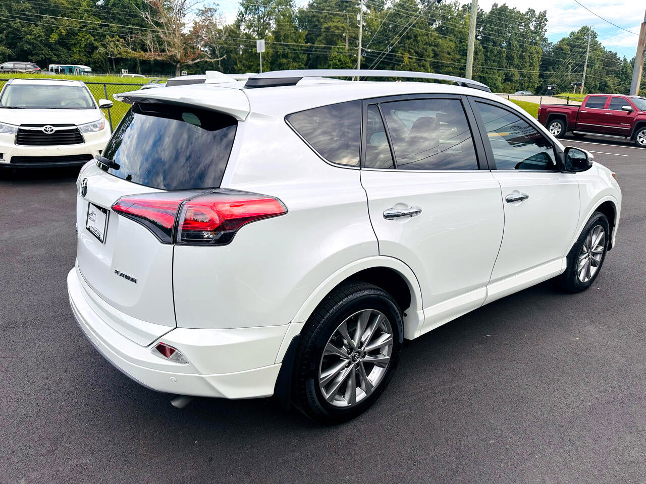 Used 2017 Toyota RAV4 Platinum image 5
