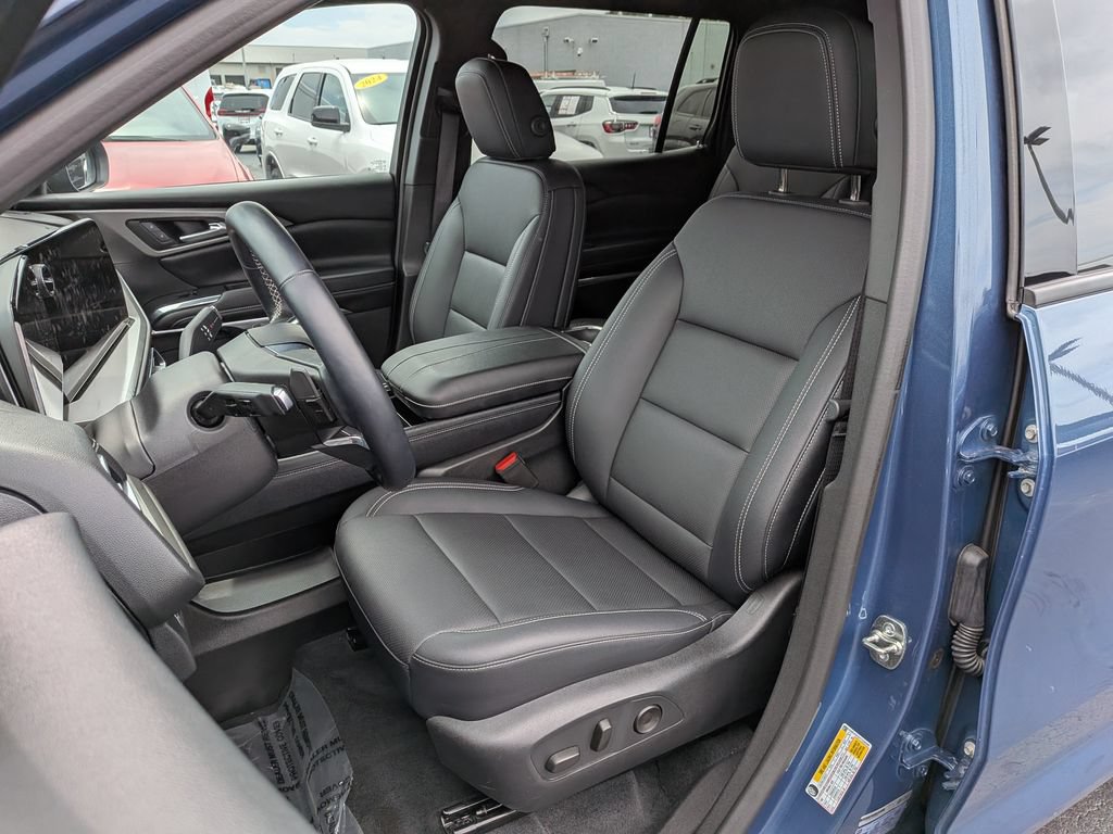 Used 2026 Chevrolet Traverse LT AWD/4WD image 13