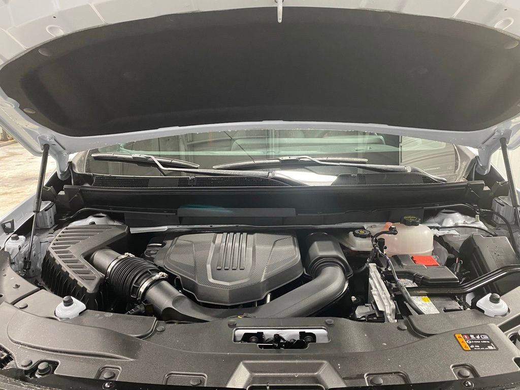 New 2026 Chevrolet Traverse RS w/ LPO, Floor Liner Package AWD/4WD image 46