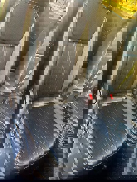 Used 2024 Volkswagen Tiguan SE image 16