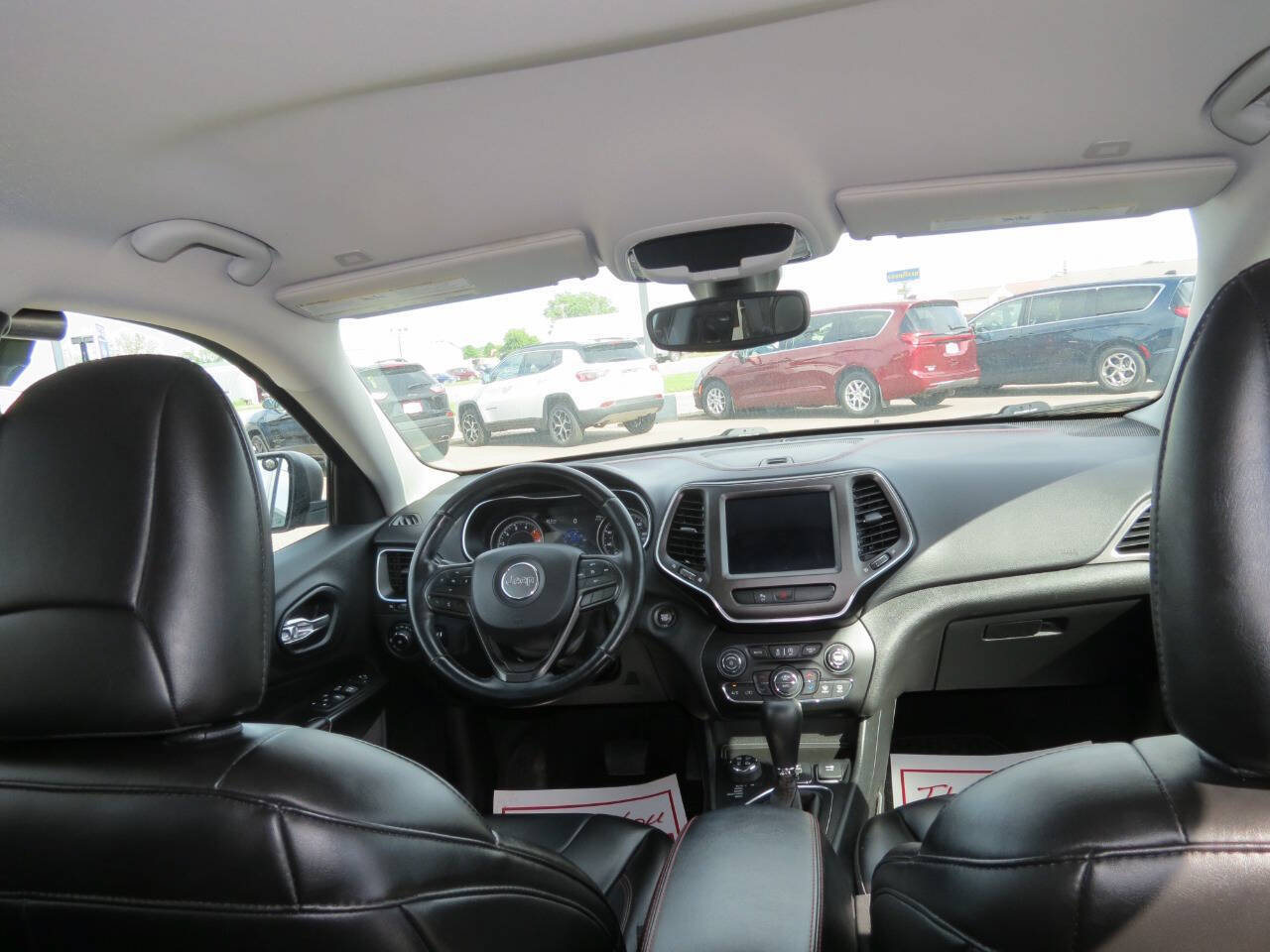 Used 2019 Jeep Cherokee Trailhawk w/ Cold Weather Group AWD/4WD image 11