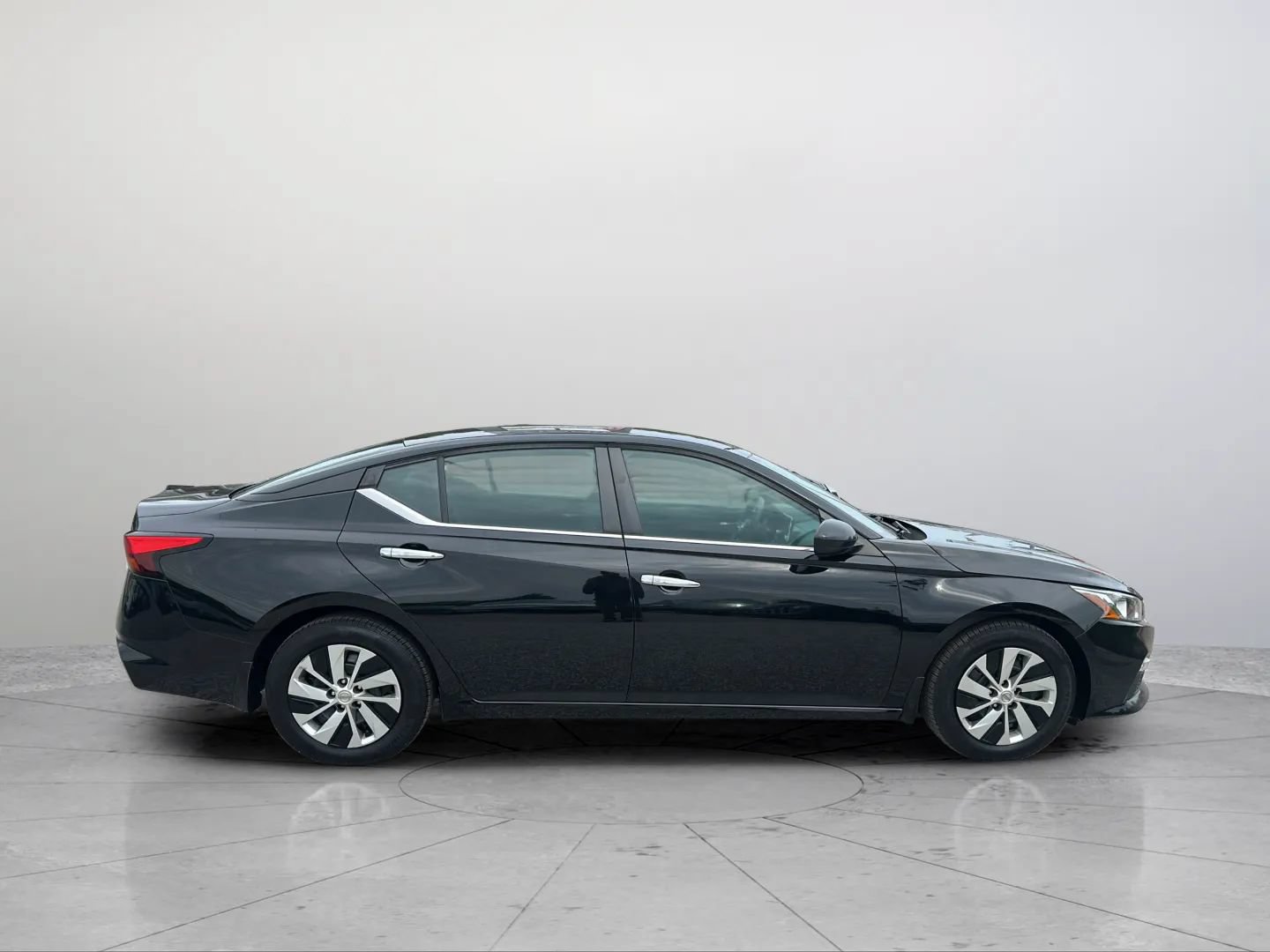 Used 2019 Nissan Altima 2.5 S FWD image 11