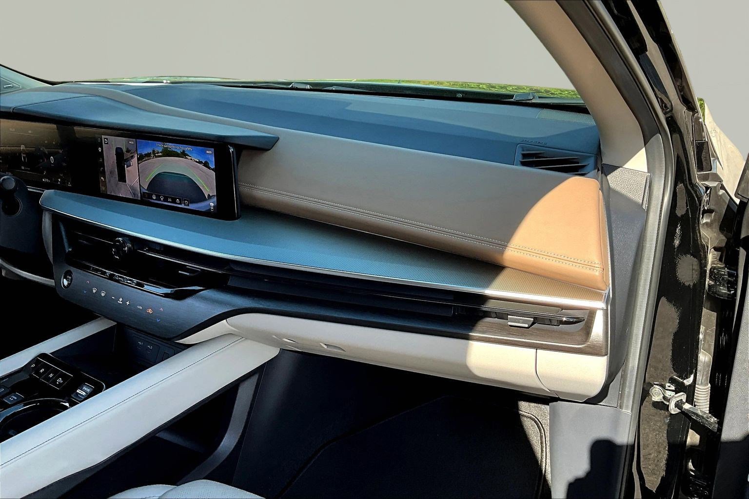 Used 2025 Nissan Murano Platinum w/ Cargo Package image 26