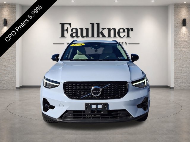 Certified 2024 Volvo XC40 B5 Plus w/ Climate Package AWD/4WD image 2