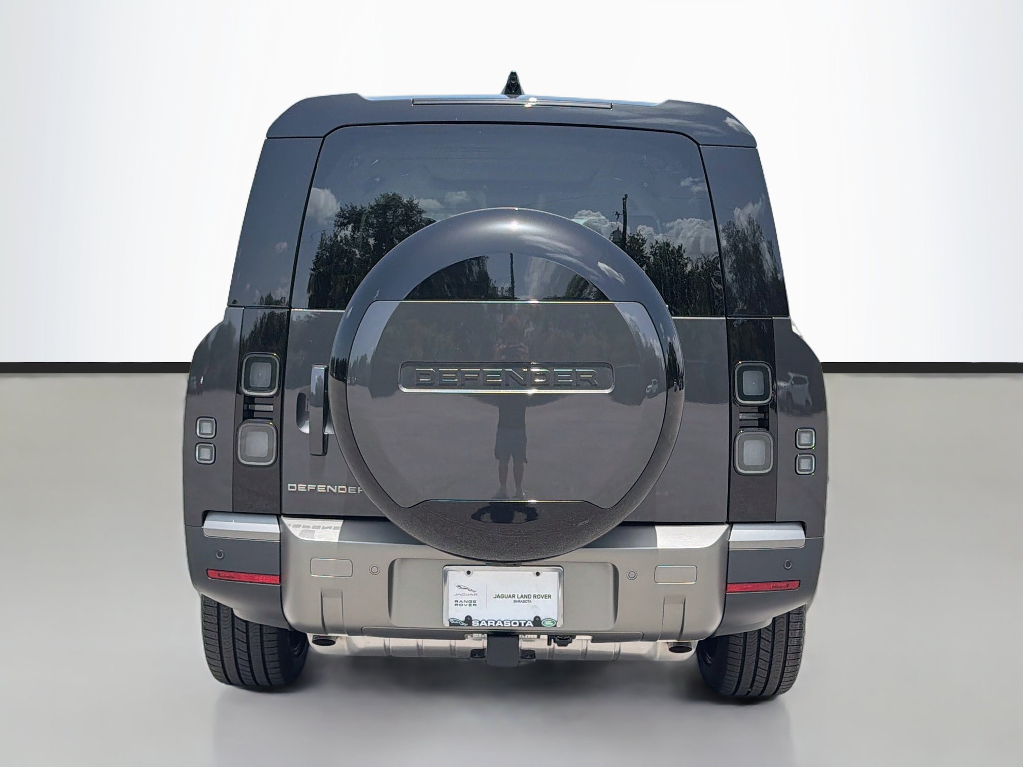 New 2026 Land Rover Defender 130 S AWD/4WD image 4