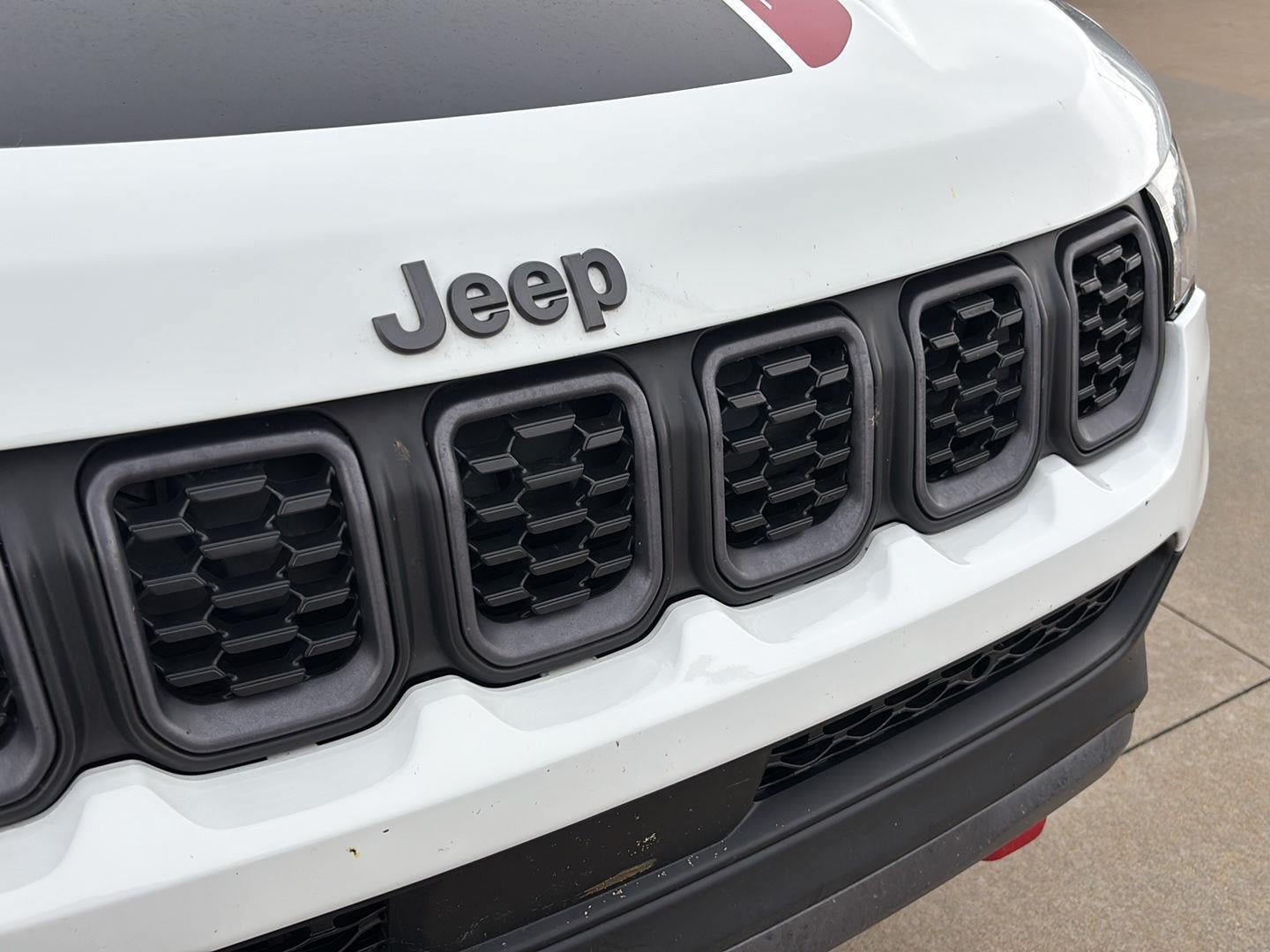 Used 2025 Jeep Compass Trailhawk AWD/4WD image 33