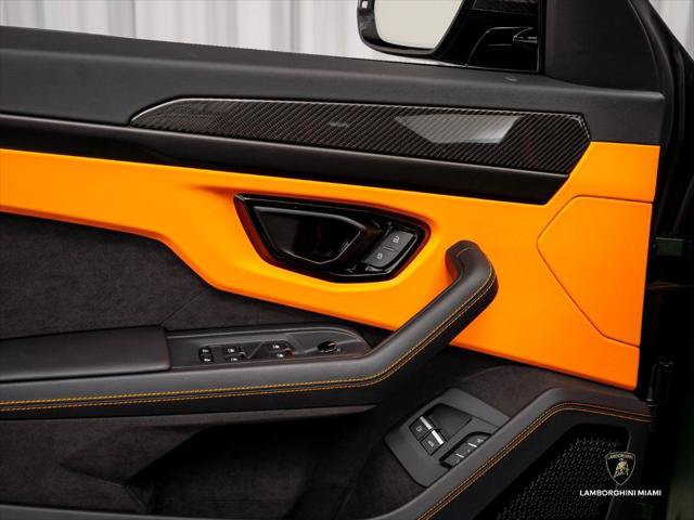 Used 2026 Lamborghini Urus SE AWD/4WD image 25