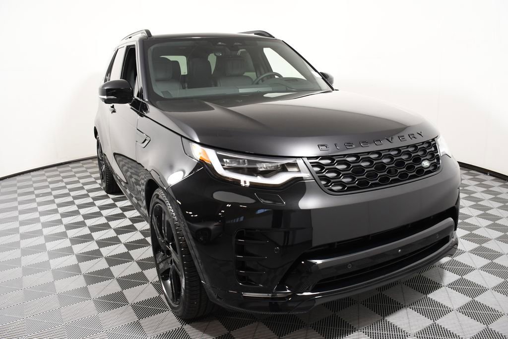 Certified 2025 Land Rover Discovery Dynamic SE image 9