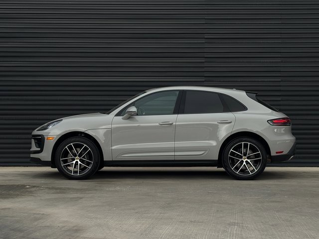 Used 2025 Porsche Macan image 2