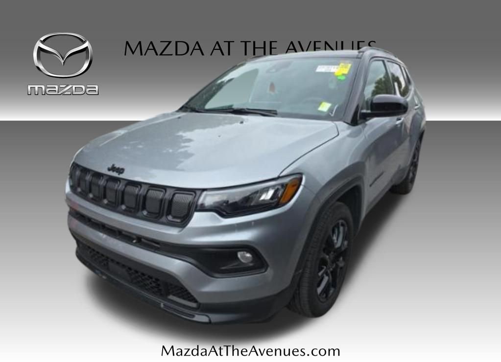 Used 2022 Jeep Compass Latitude FWD image 1
