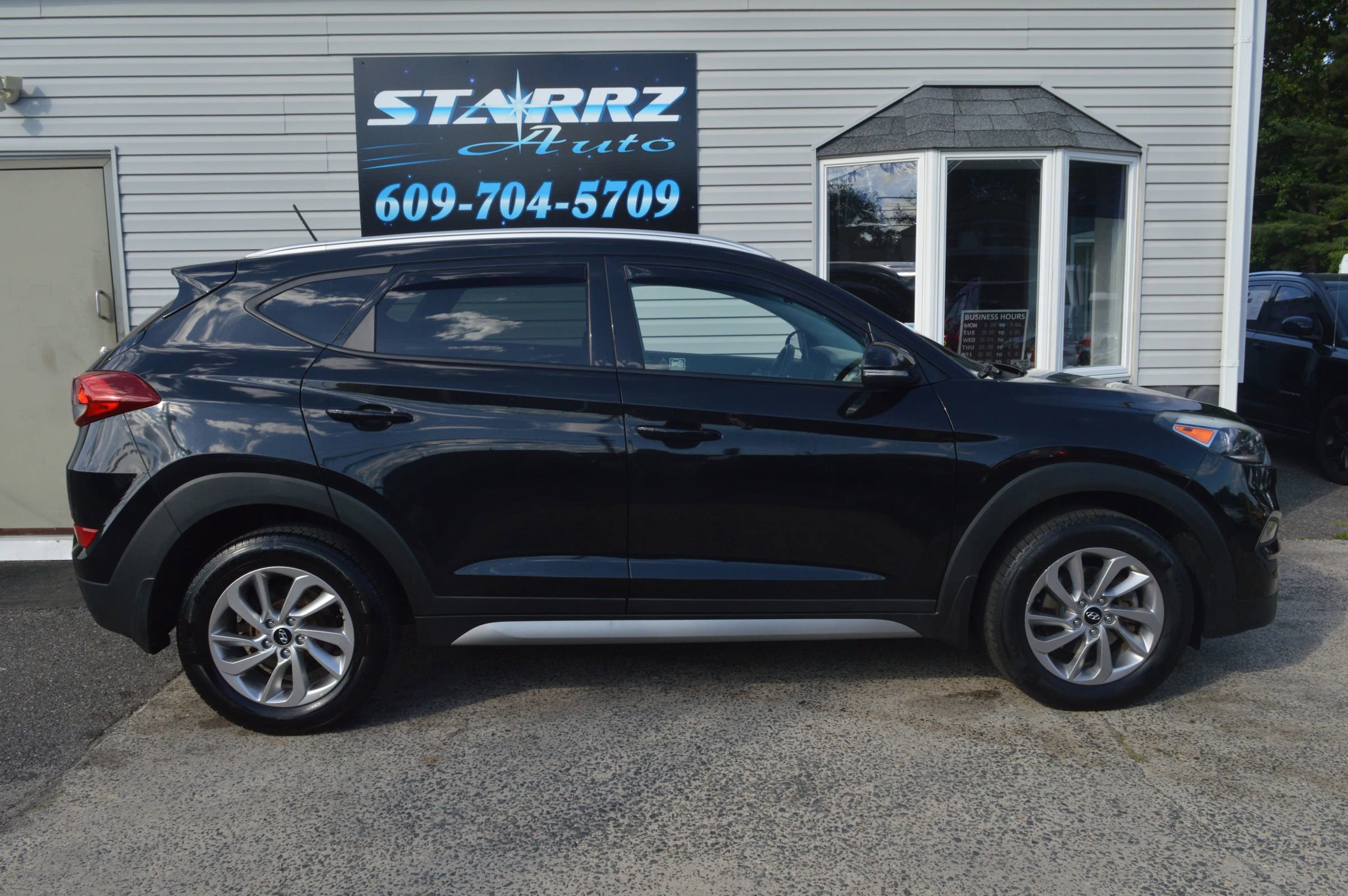 Used 2017 Hyundai Tucson Eco w/ Cargo Package AWD/4WD image 6
