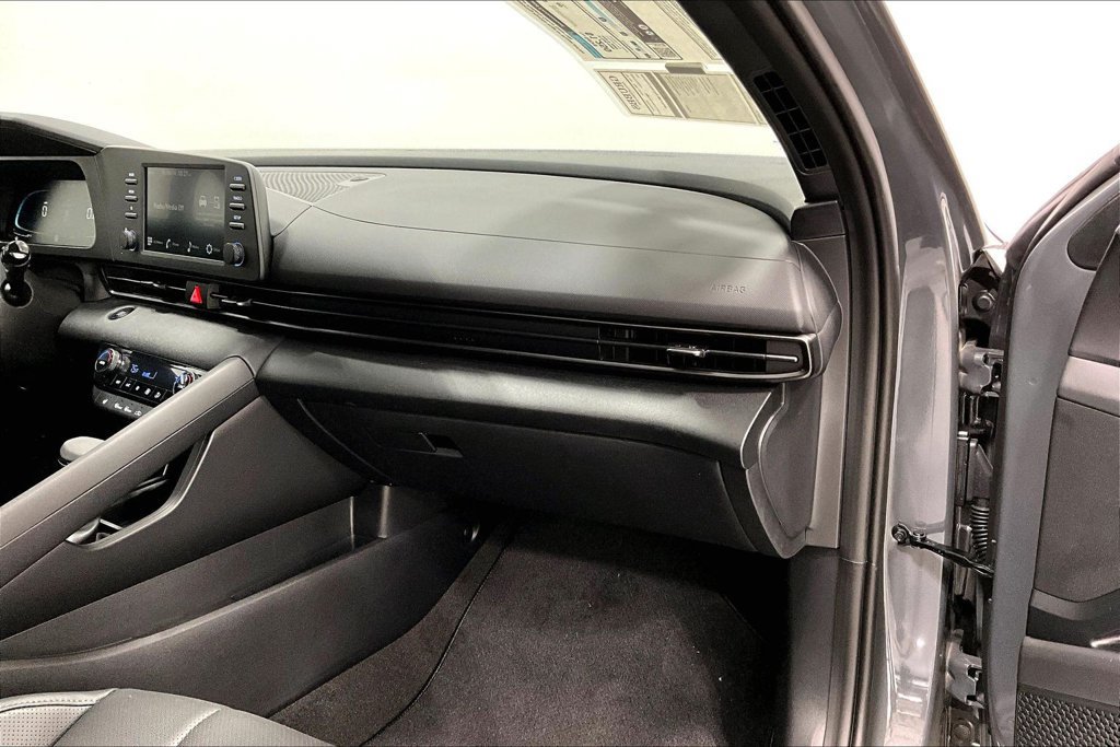New 2026 Hyundai Elantra SEL Sport FWD image 10