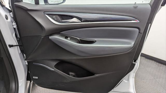 Used 2024 Buick Enclave Premium image 24