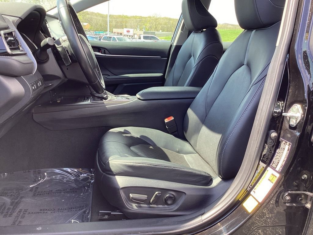 Used 2024 Toyota Camry XSE FWD image 10