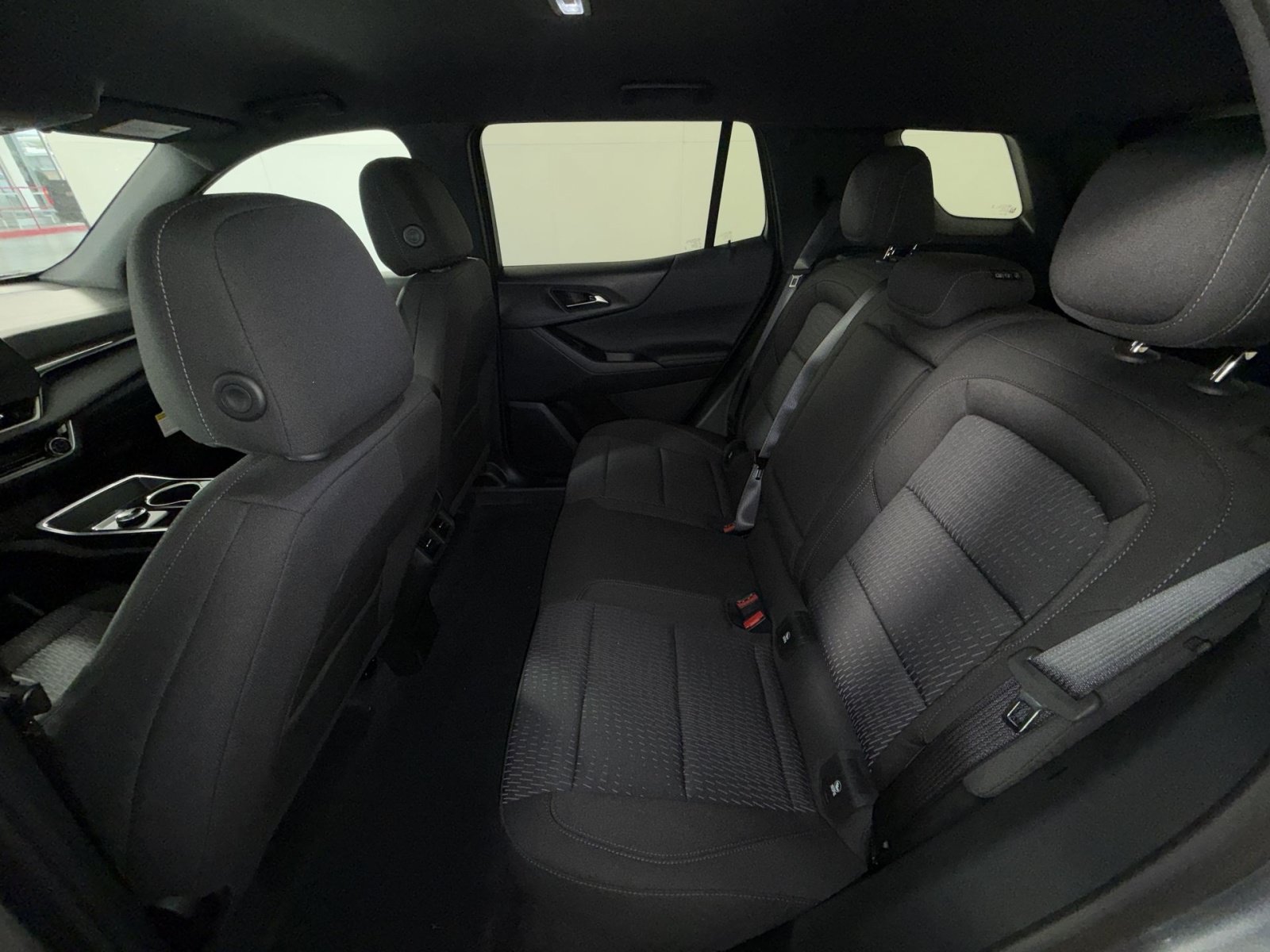 New 2027 Chevrolet Equinox LT w/ Safety and Technology Package FWD image 24
