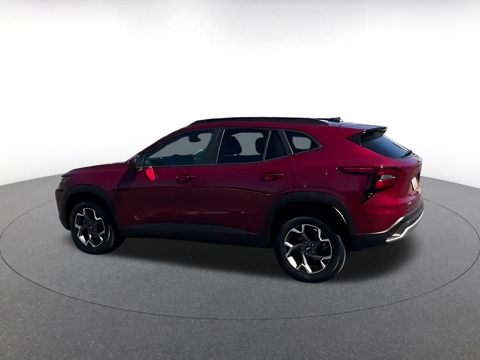 Used 2025 Chevrolet Trax LT w/ LT Convenience Package FWD image 7