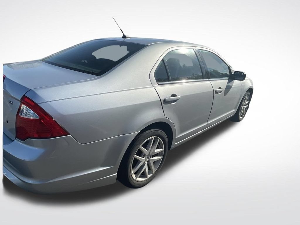 Used 2010 Ford Fusion SE FWD image 3