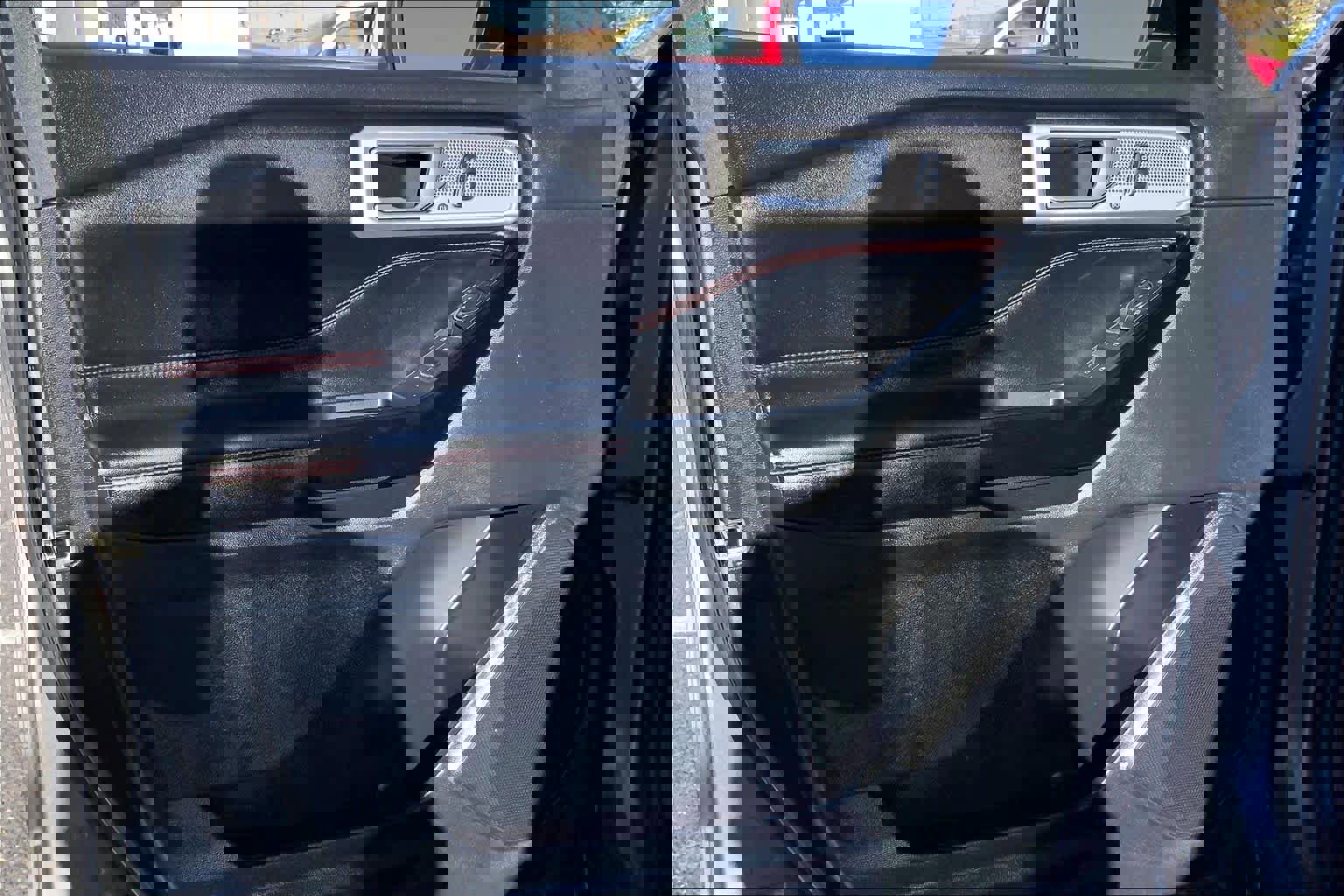 Used 2022 Ford Explorer ST-Line w/ Class IV Trailer Tow Package image 19