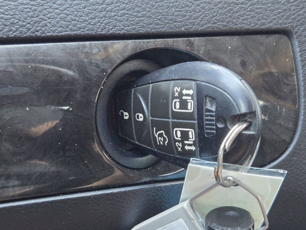 Used 2014 Dodge Grand Caravan SXT FWD image 22