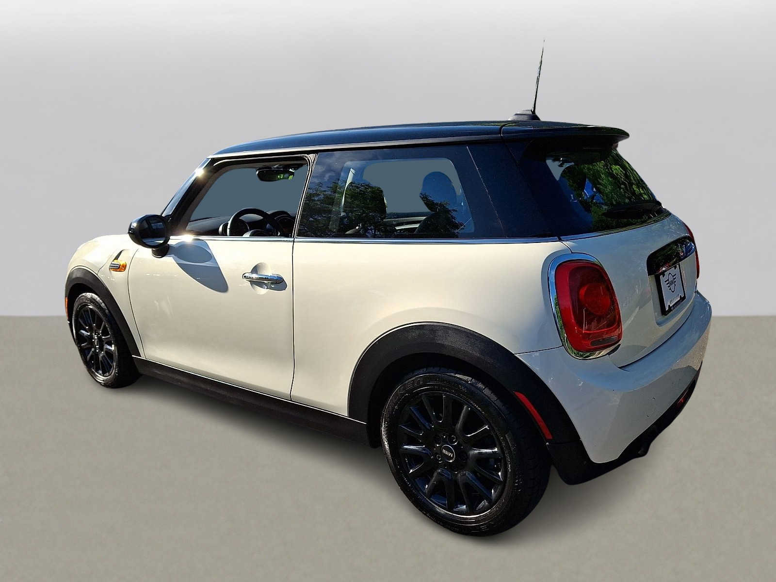 Used 2016 MINI Cooper 2-Door Hardtop FWD image 5