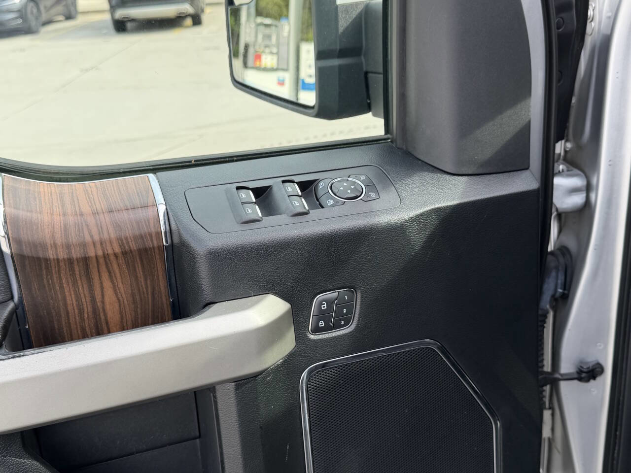 Used 2016 Ford F150 Lariat AWD/4WD image 18