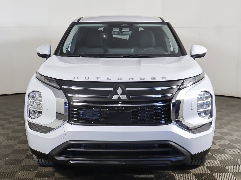 New 2026 Mitsubishi Outlander ES image 12