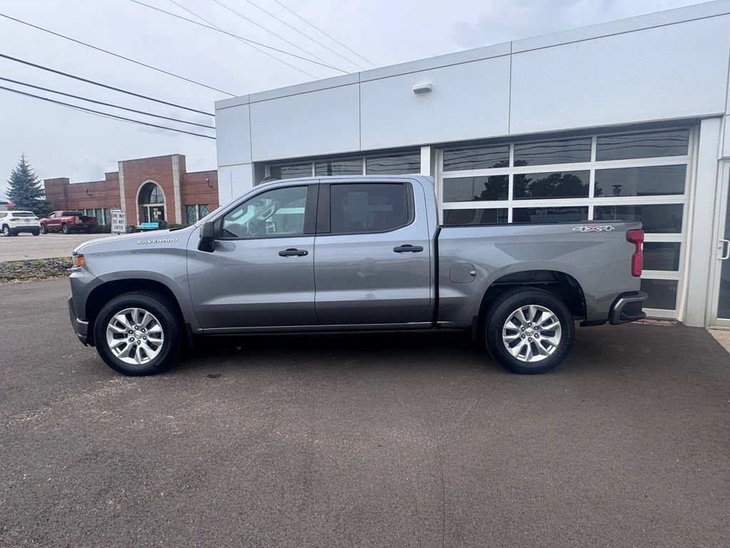 Used 2020 Chevrolet Silverado 1500 Custom w/ Custom Value Package AWD/4WD image 2