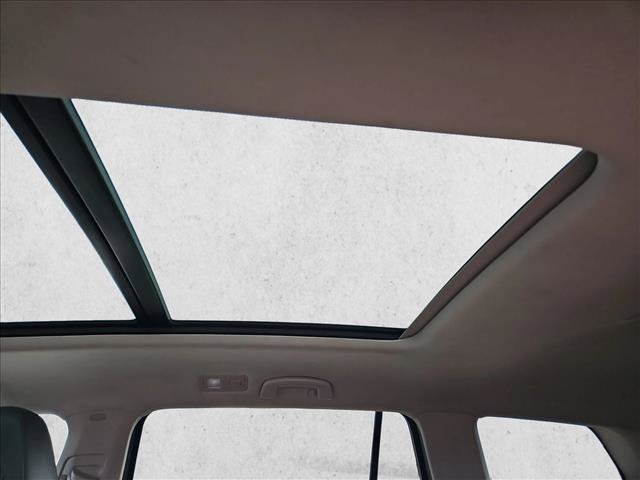 Used 2019 Volkswagen Atlas SEL R-Line FWD image 18