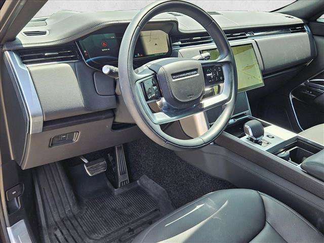 Used 2026 Land Rover Range Rover Long Wheelbase SE AWD/4WD image 9