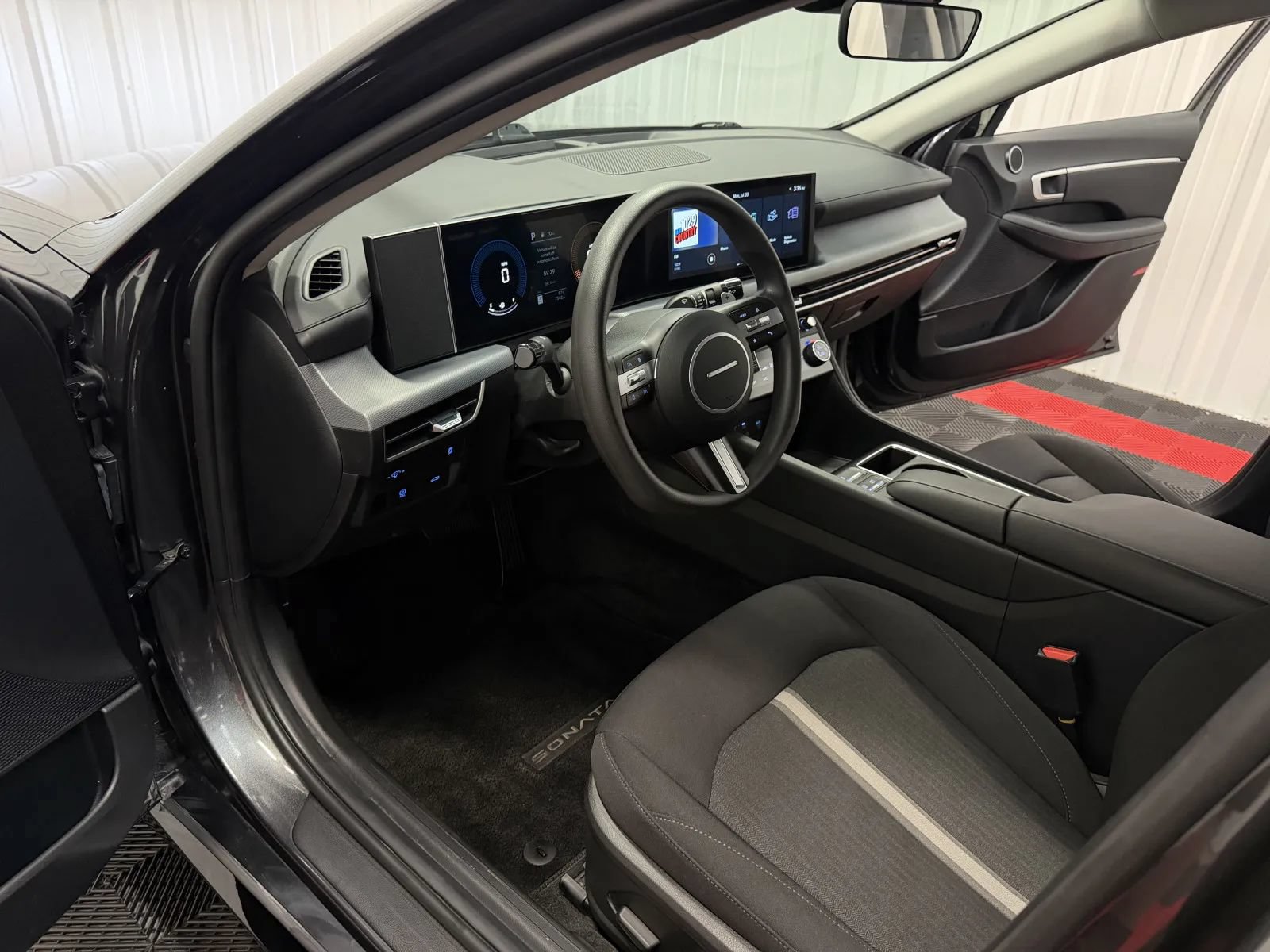Used 2025 Hyundai Sonata SEL FWD image 36