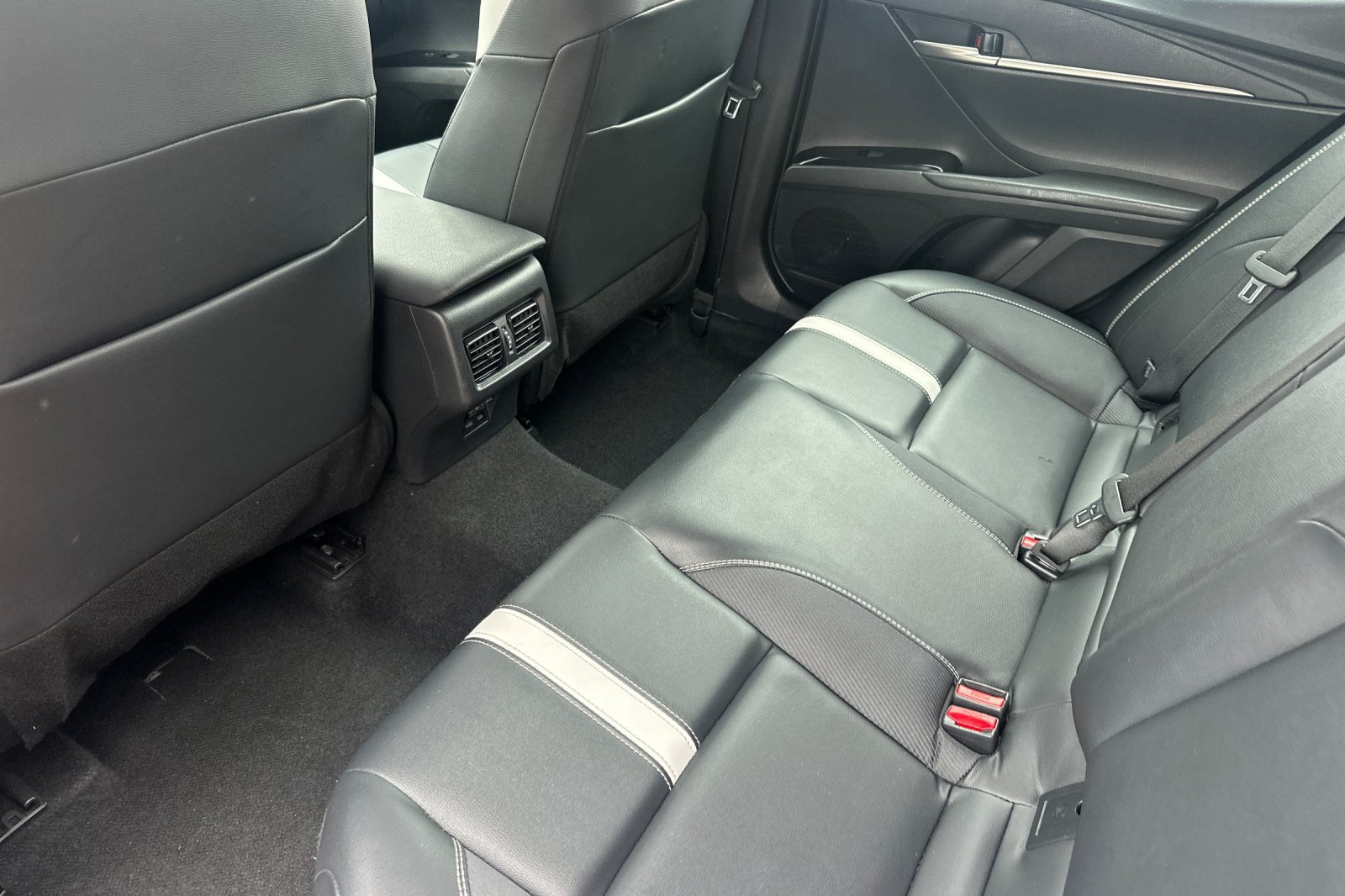 Certified 2025 Toyota Camry SE FWD image 15
