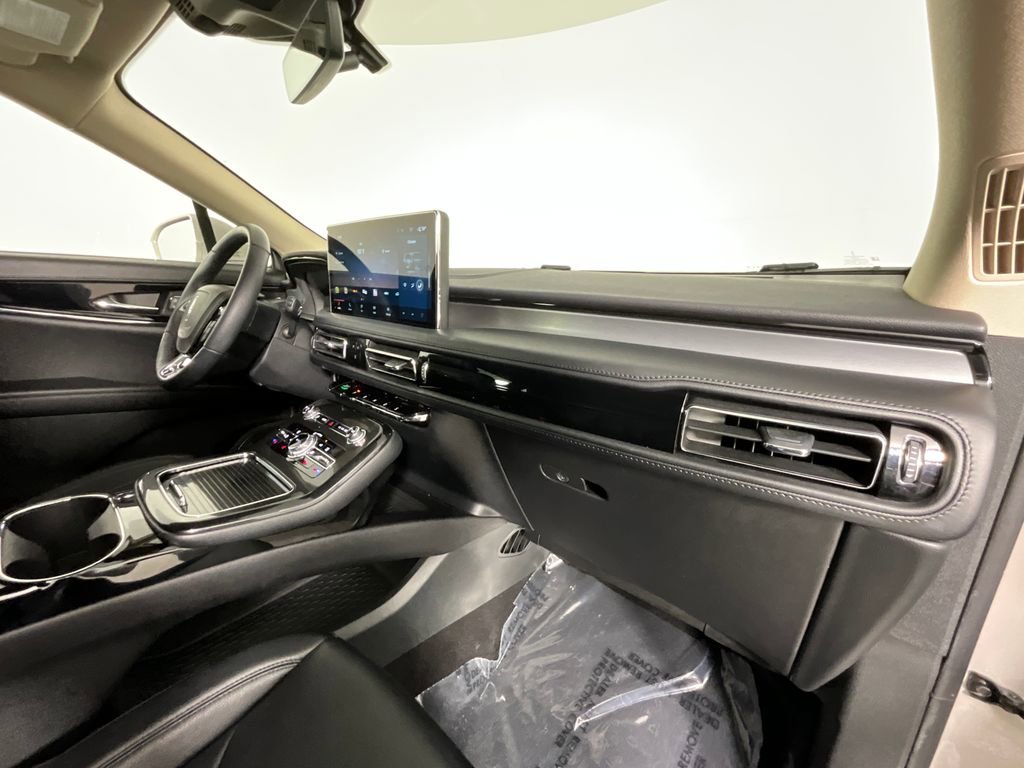 Used 2023 Lincoln Nautilus FWD image 19