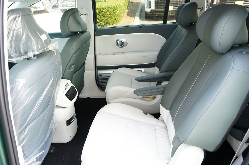 New 2026 Hyundai Ioniq 9 Calligraphy image 8