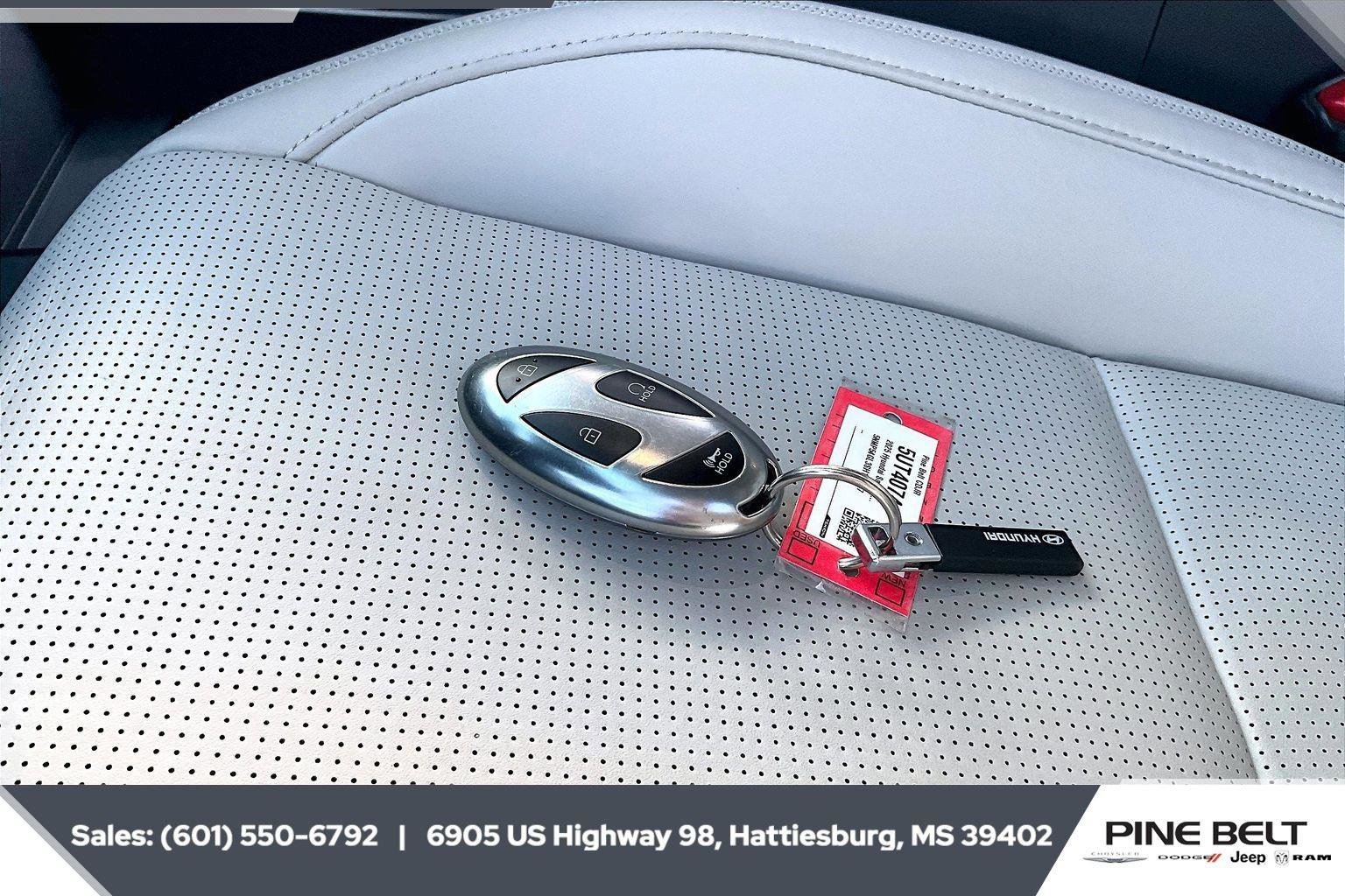 Used 2025 Hyundai Santa Fe Calligraphy image 10