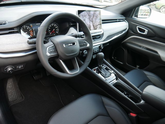 Used 2024 Jeep Compass Latitude w/ Sun and Sound Group image 14