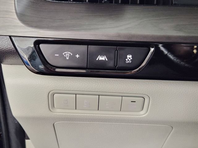Used 2022 Kia Carnival EX FWD image 20