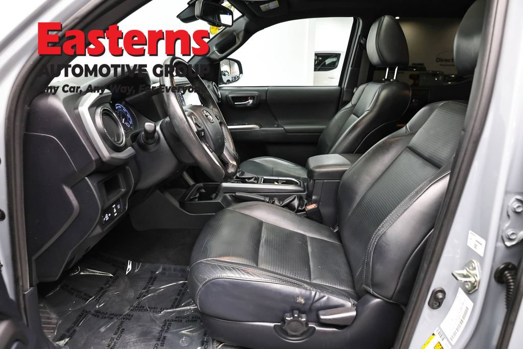 Used 2018 Toyota Tacoma TRD Sport AWD/4WD image 14
