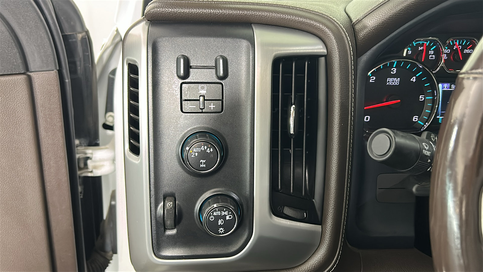 Used 2018 GMC Sierra 1500 SLT AWD/4WD image 24