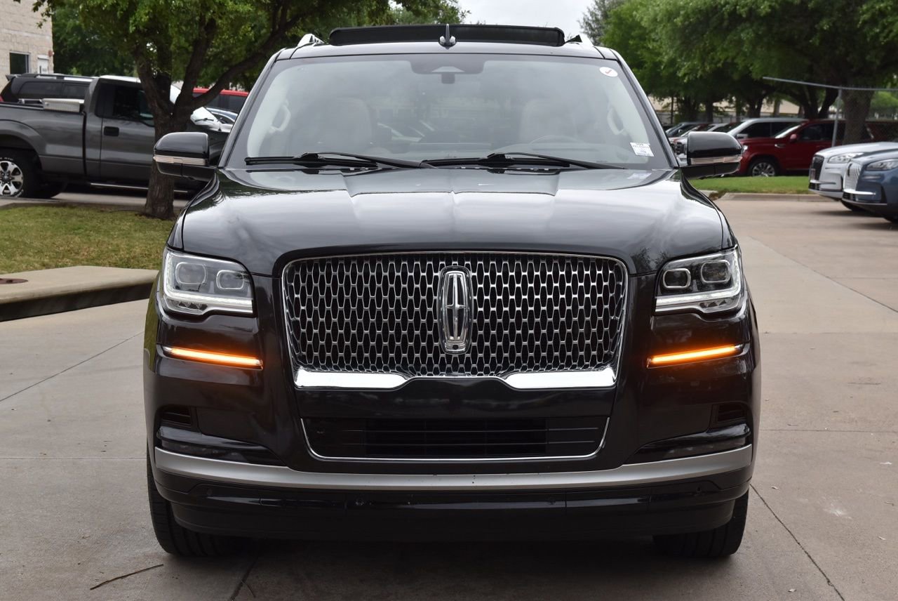 Used 2024 Lincoln Navigator Reserve AWD/4WD image 1