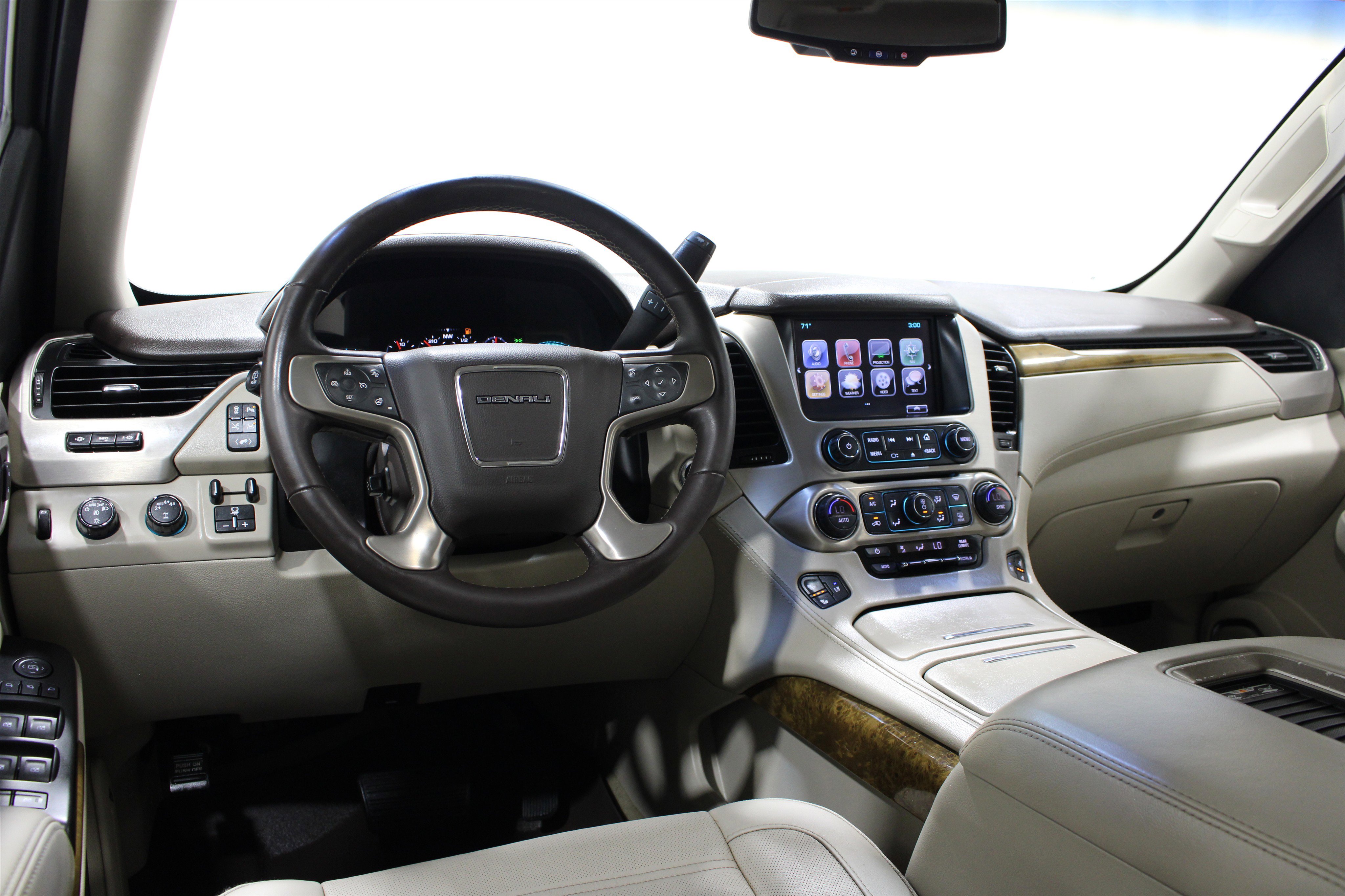 Used 2017 GMC Yukon XL Denali w/ Open Road Package image 2