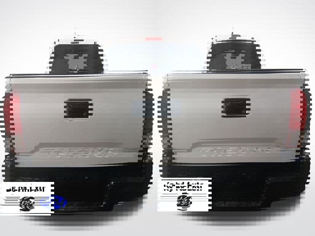 Used 2018 Toyota Tacoma SR image 10