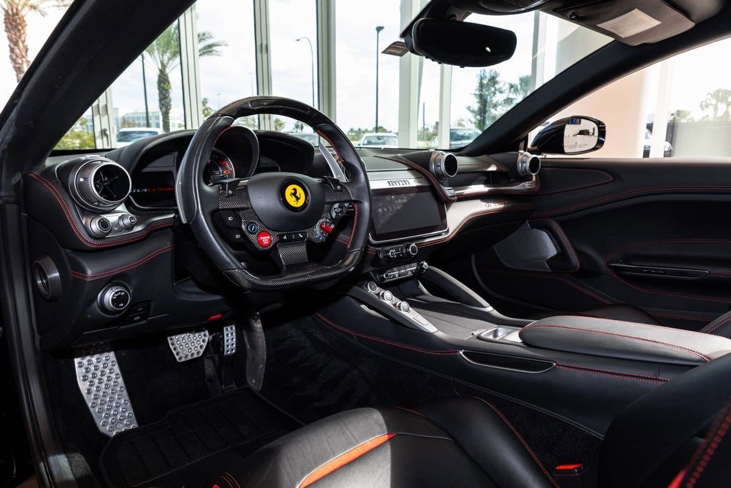 Used 2018 Ferrari GTC4Lusso AWD/4WD image 41