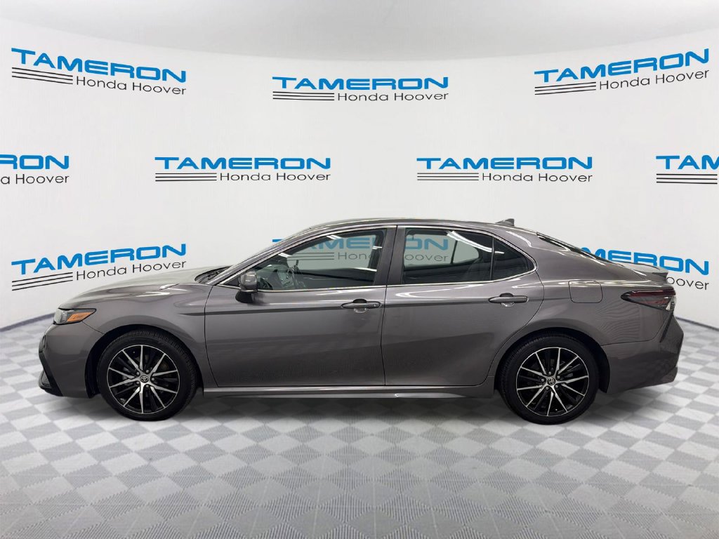 Used 2024 Toyota Camry SE FWD image 2