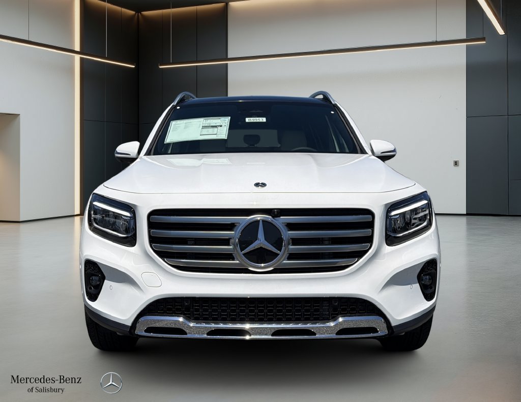 Used 2026 Mercedes-Benz GLB 250 4MATIC image 2