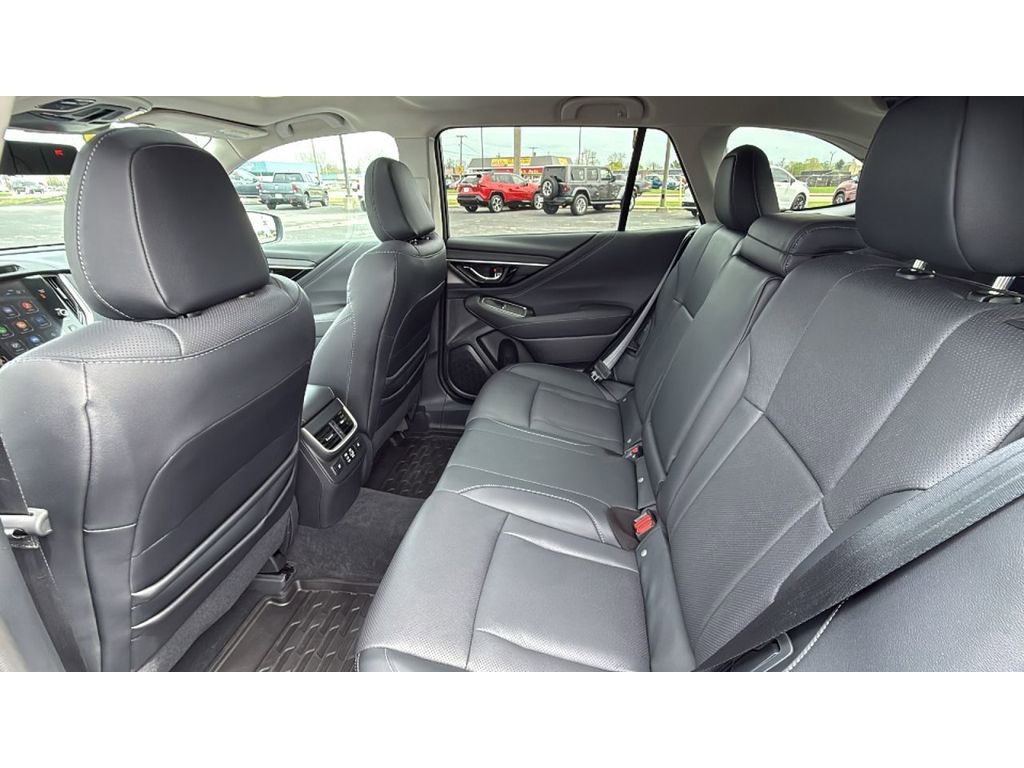Used 2025 Subaru Outback Limited image 35
