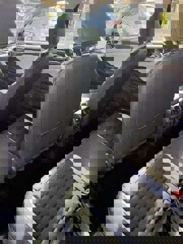 Certified 2025 Volkswagen Taos SEL image 8