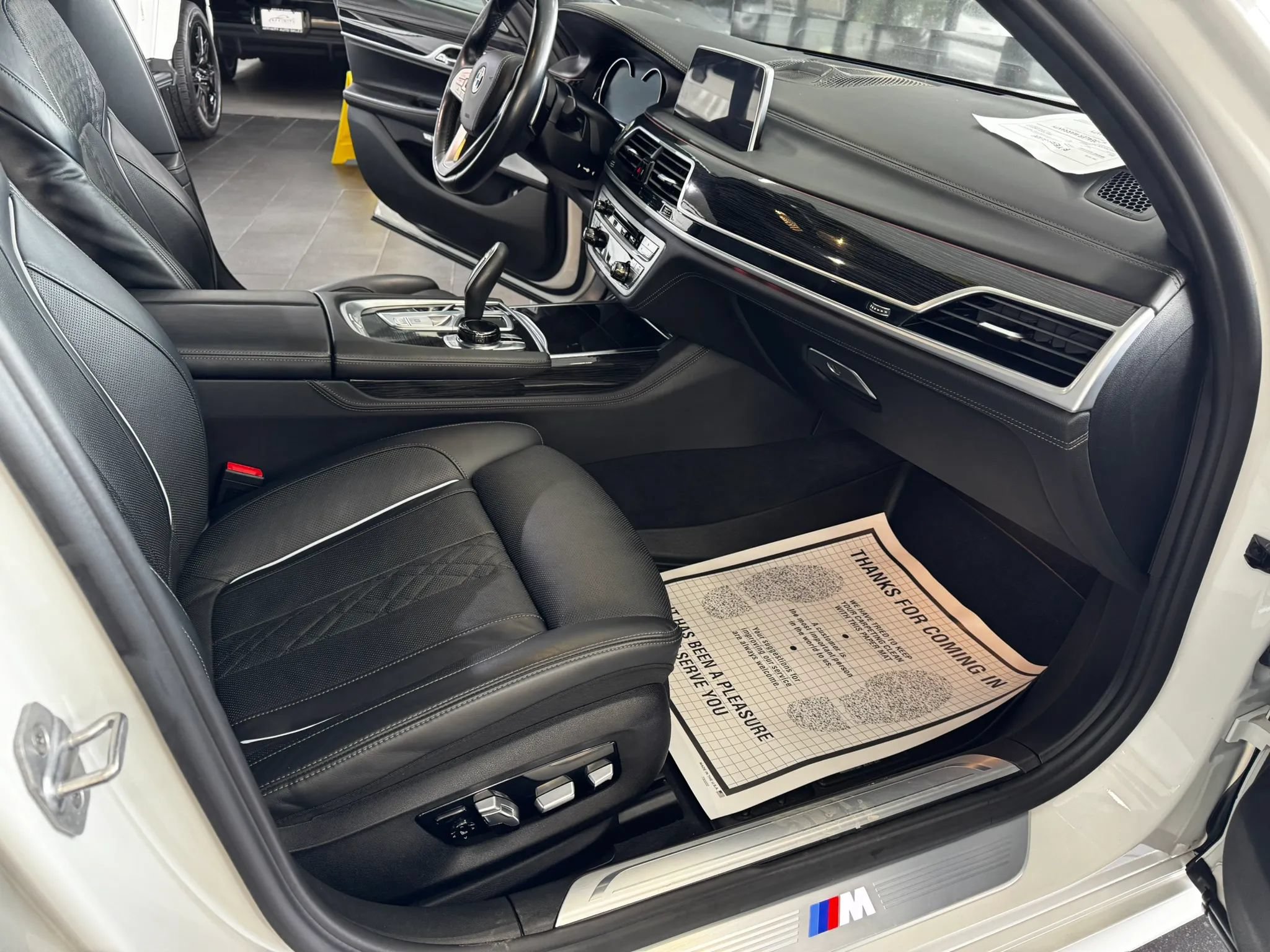 Used 2018 BMW 750i xDrive AWD/4WD image 15