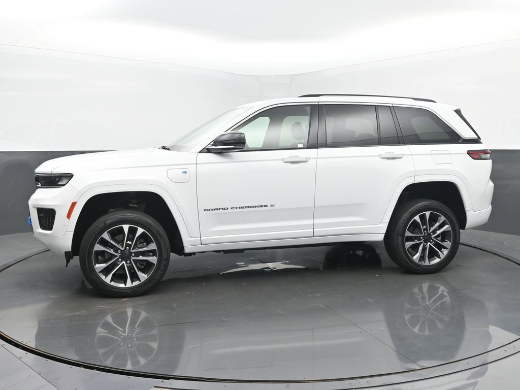 Used 2022 Jeep Grand Cherokee Overland image 2