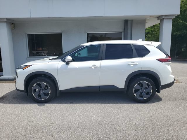 Certified 2026 Nissan Rogue SV FWD image 11