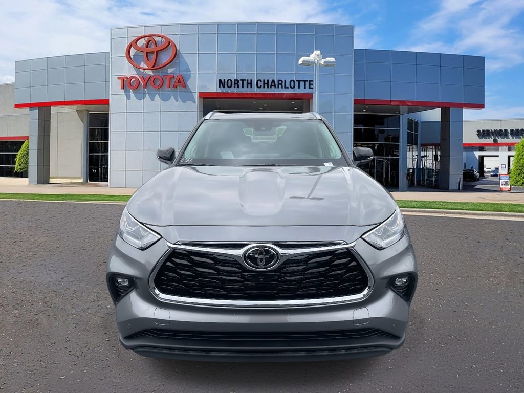 New 2026 Toyota Highlander Limited image 4
